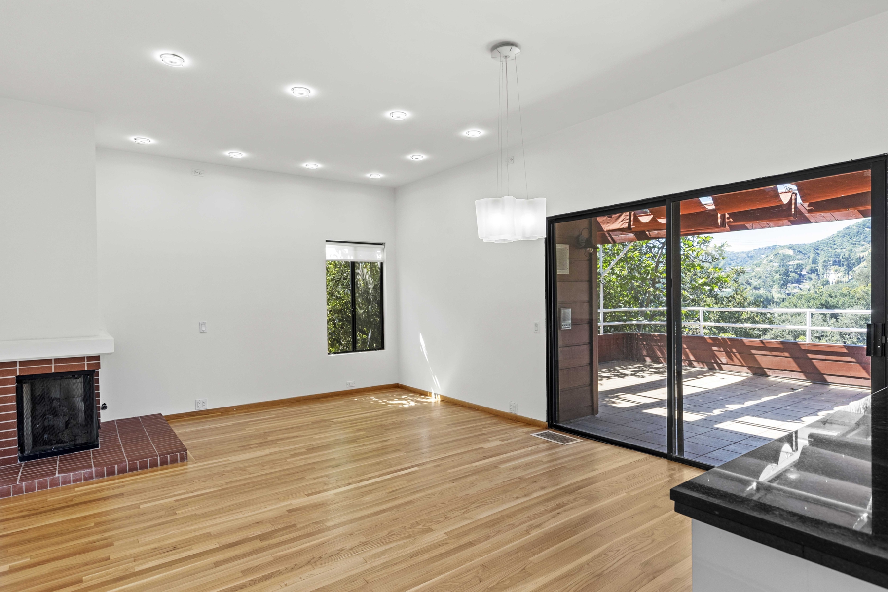 10- breakfast room-den