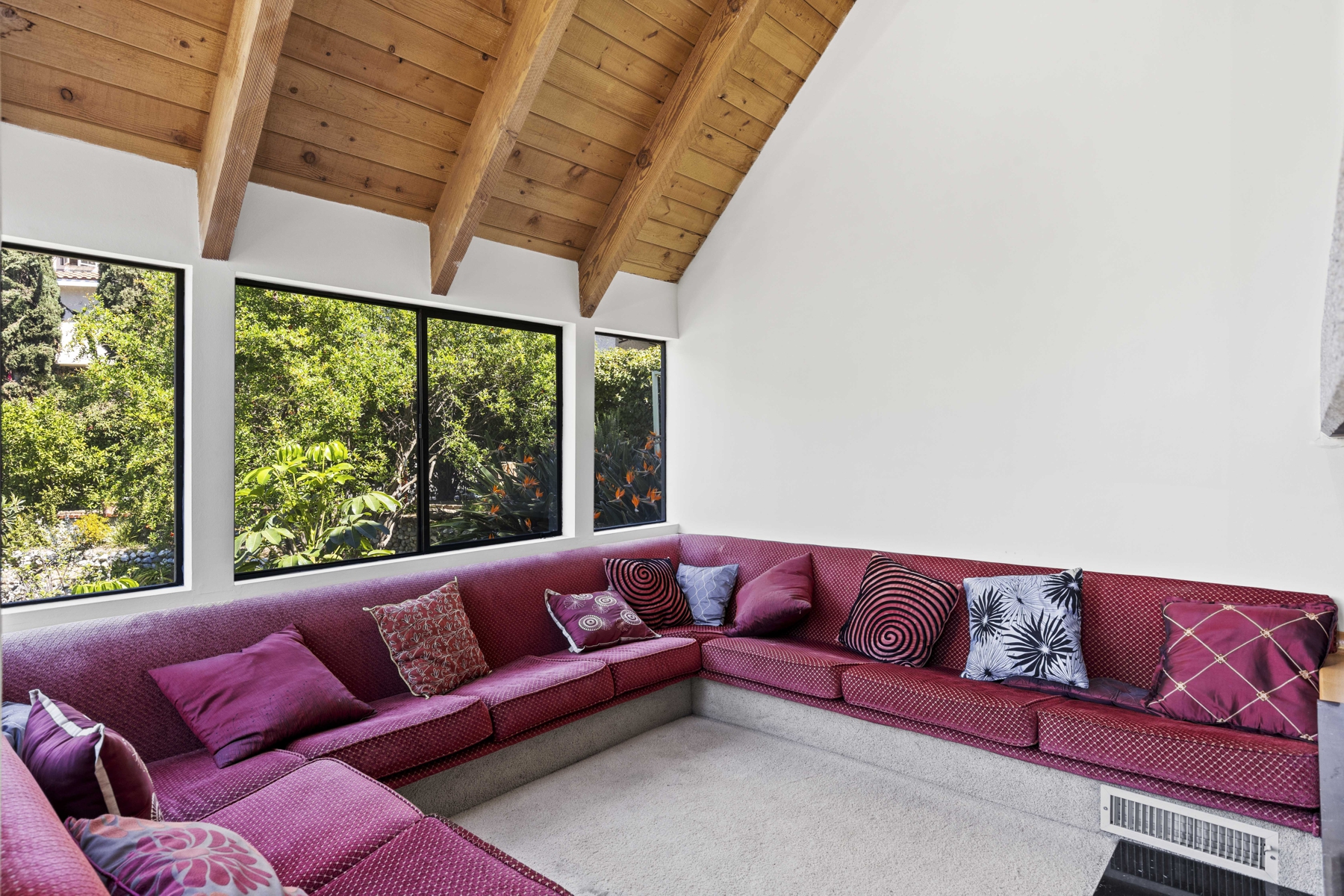 6-Conversation corner