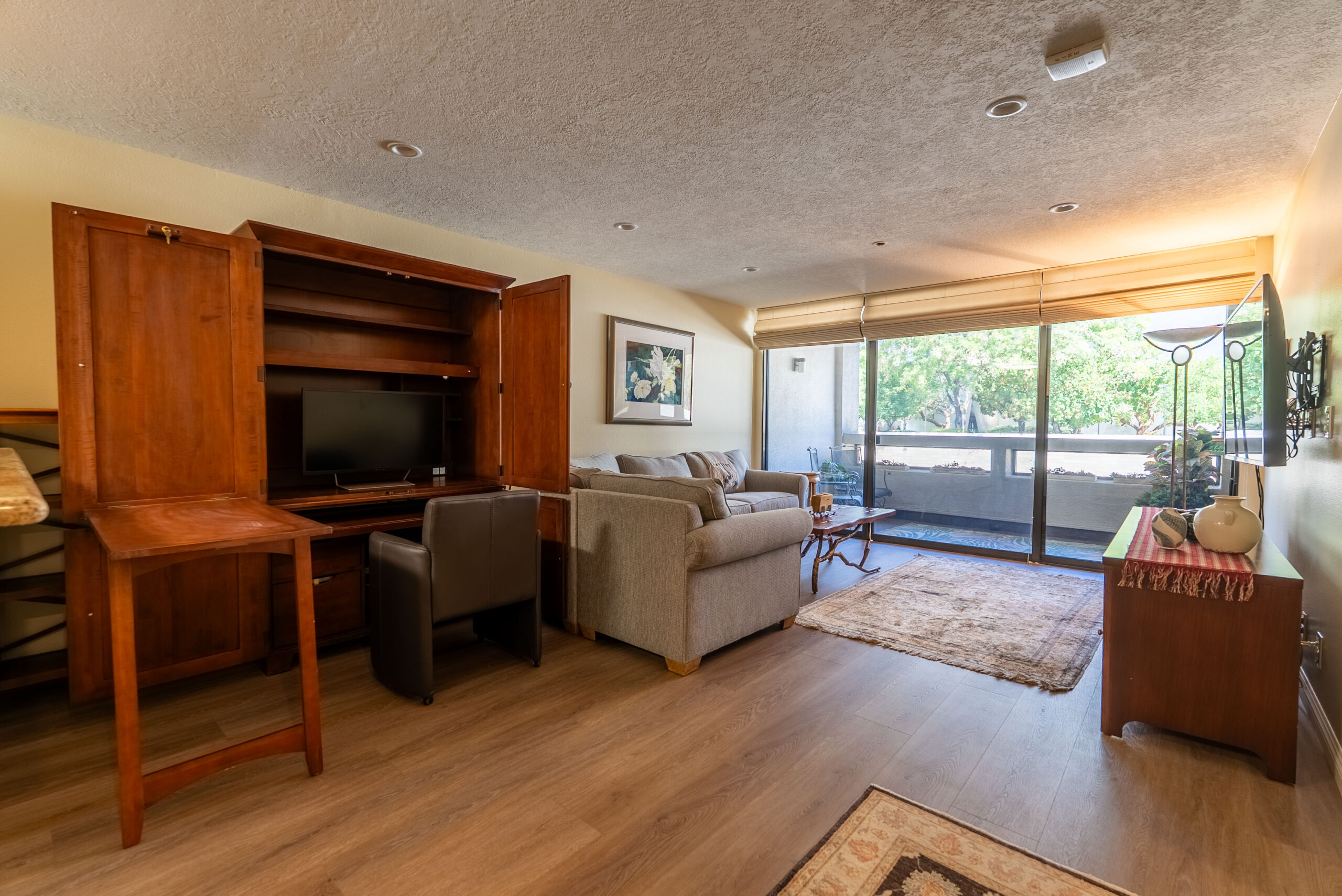 24 121 S Hope St Los Angeles_LR-44