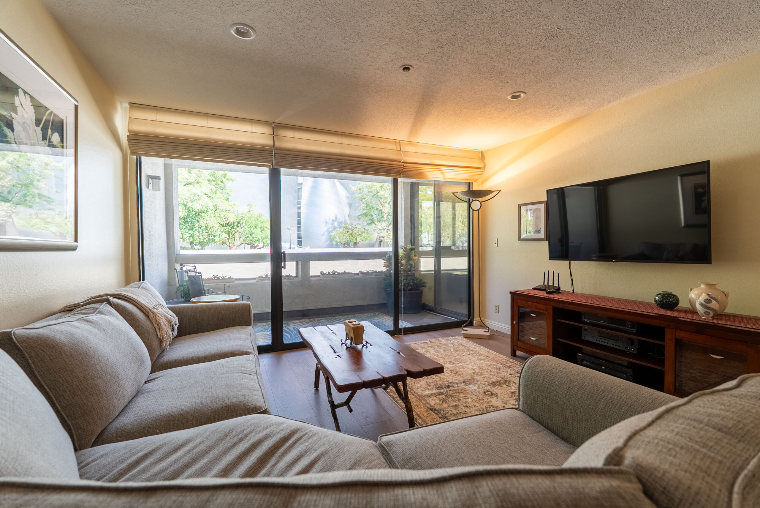 26 121 S Hope St Los Angeles_LR-45
