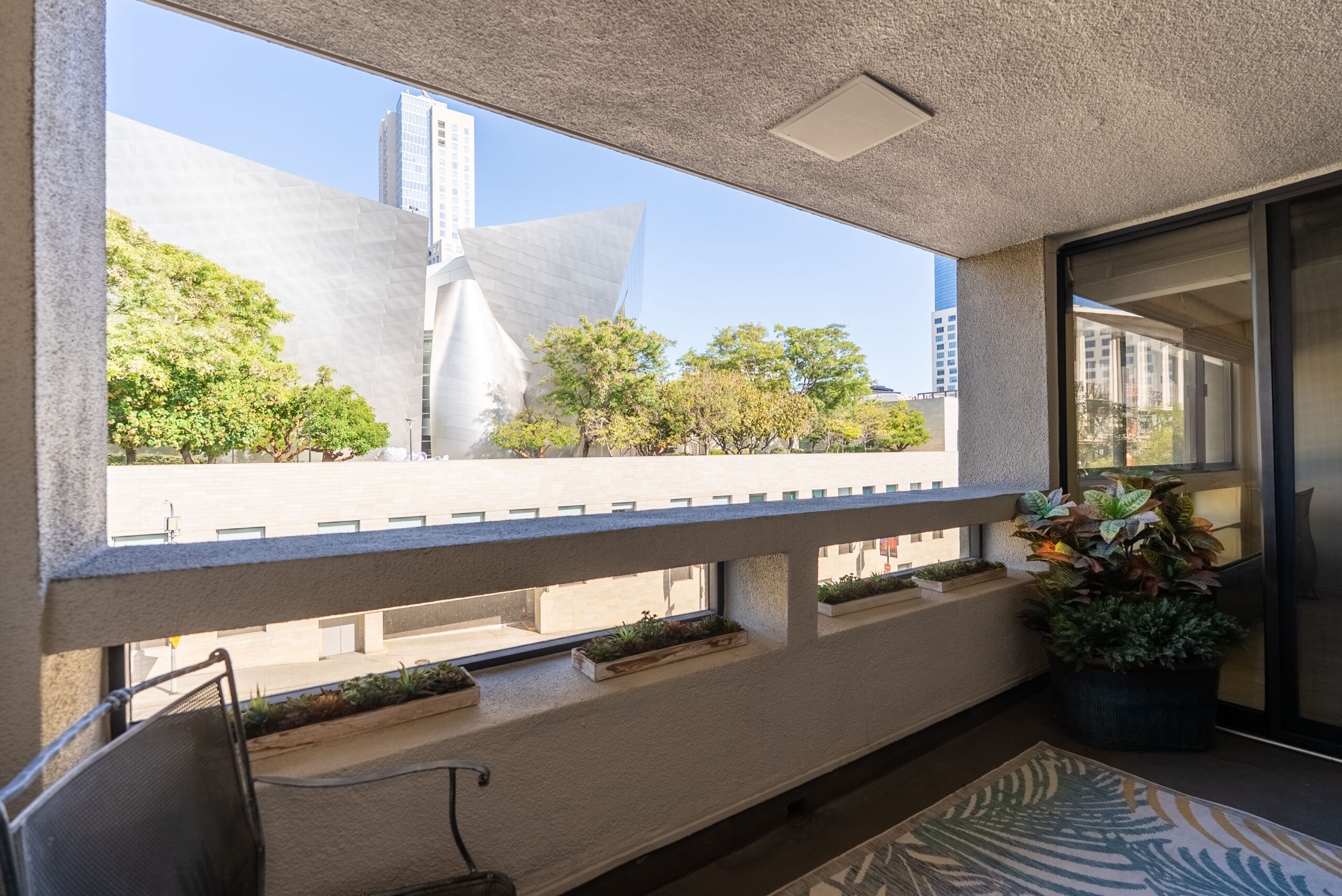 27 121 S Hope St Los Angeles_LR-46