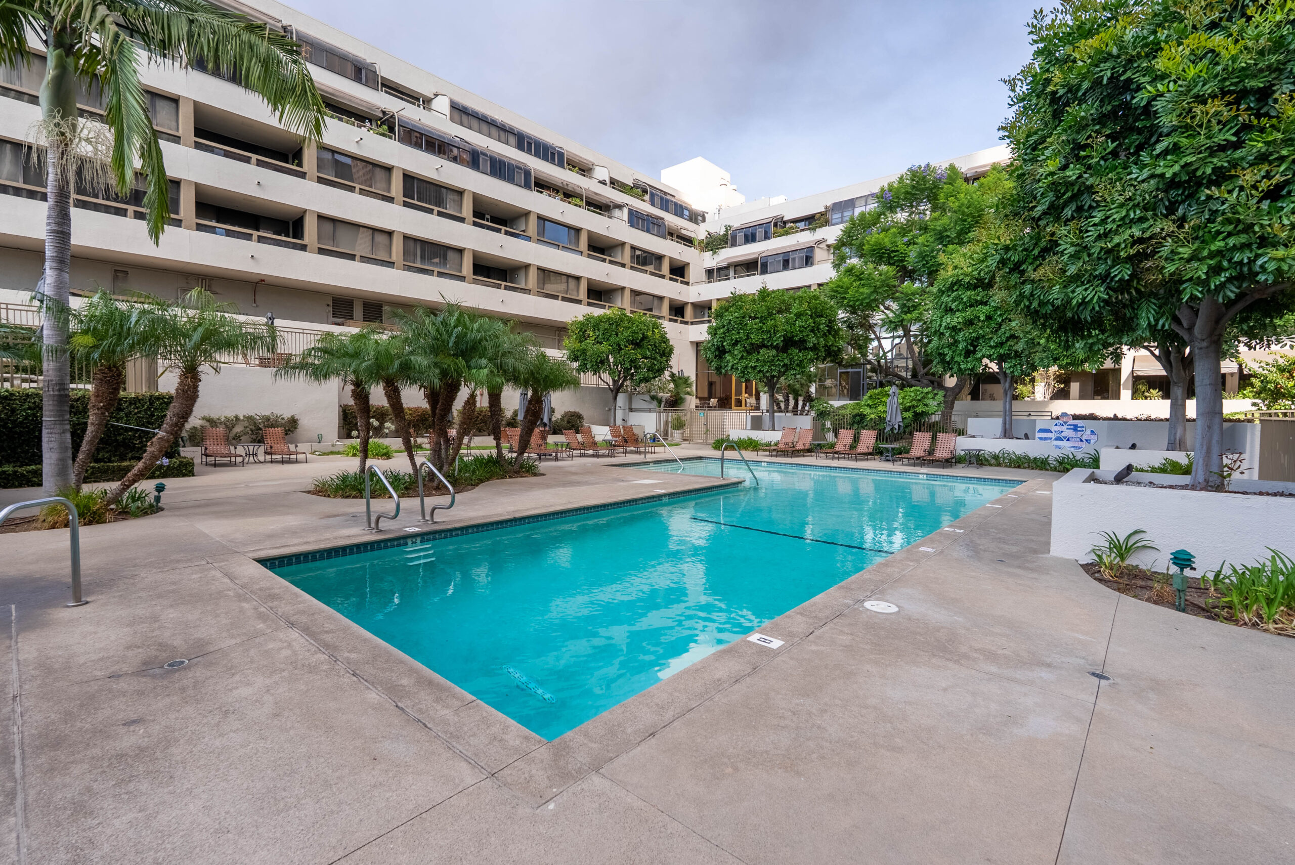 31 121 S Hope St Los Angeles_LR-55